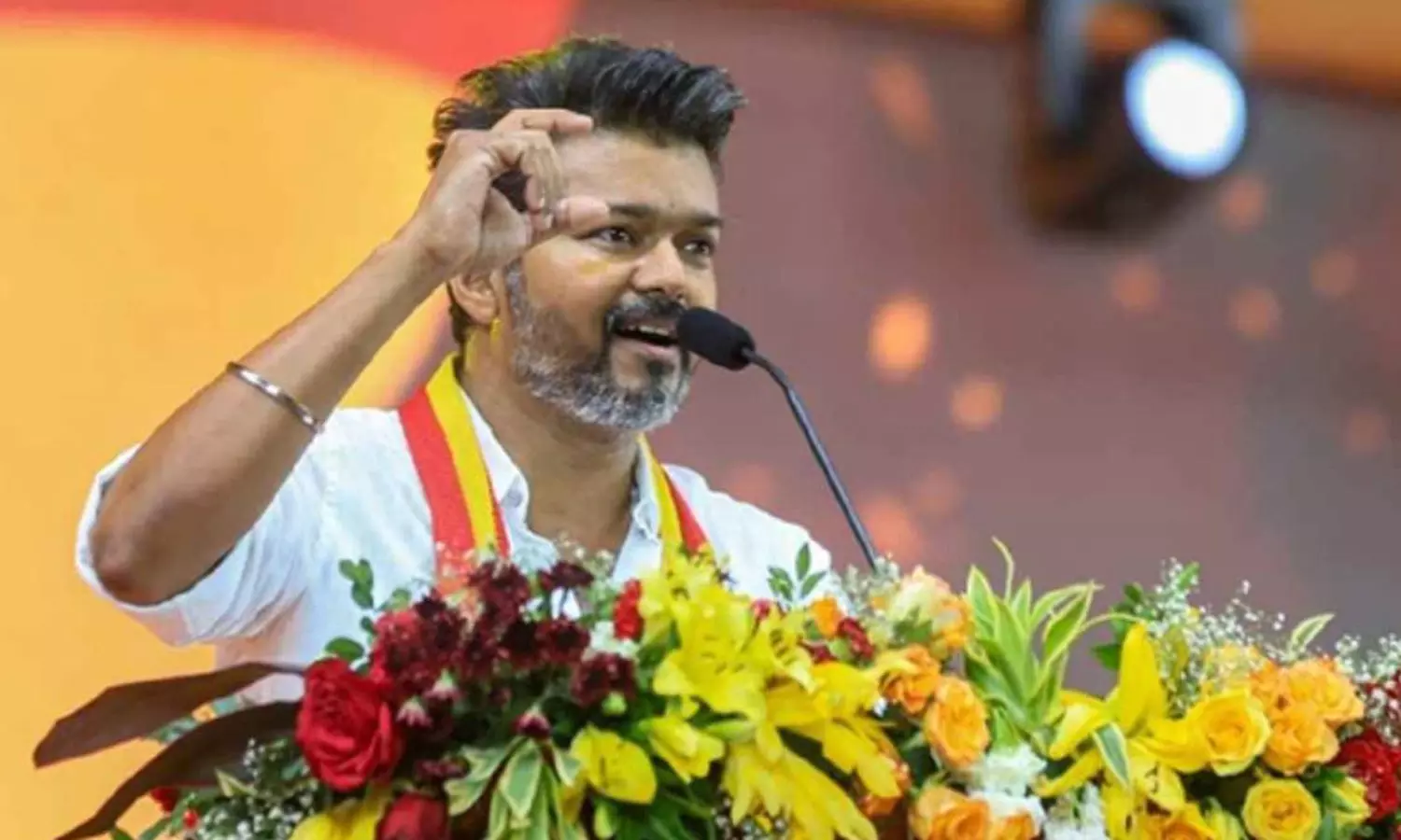 SIR-க்கு எதிர்ப்பு தெரிவித்து தமிழகம் முழுவதும் த.வெ.க. ஆர்ப்பாட்டம் SIR-க்கு எதிர்ப்பு தெரிவித்து தமிழகம் முழுவதும் த.வெ.க. ஆர்ப்பாட்டம்