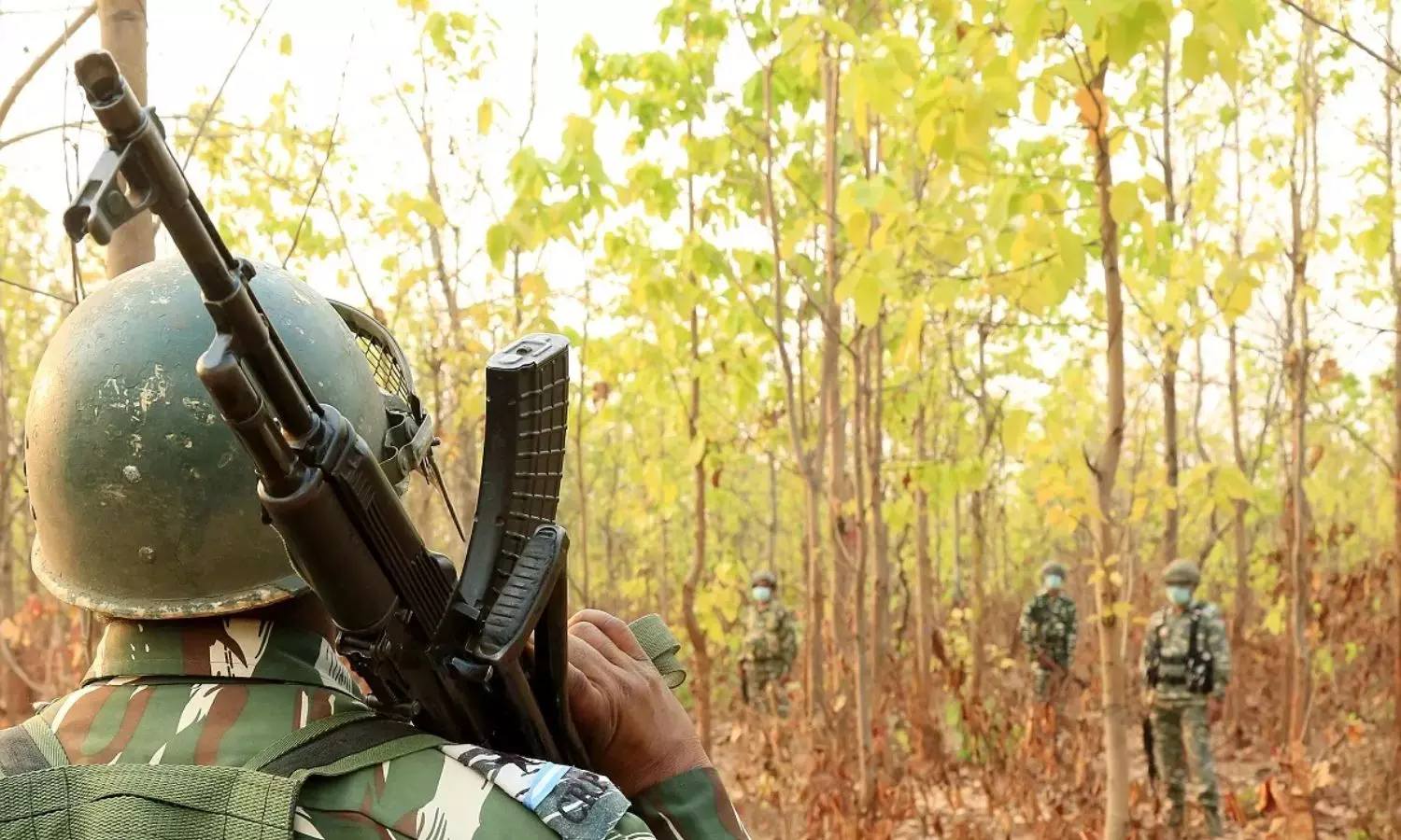 சத்தீஸ்கரில் 3 மாவோயிஸ்டுகள் பாதுகாப்பு படையினரால் சுட்டுக் கொலை சத்தீஸ்கரில் 3 மாவோயிஸ்டுகள் பாதுகாப்பு படையினரால் சுட்டுக் கொலை