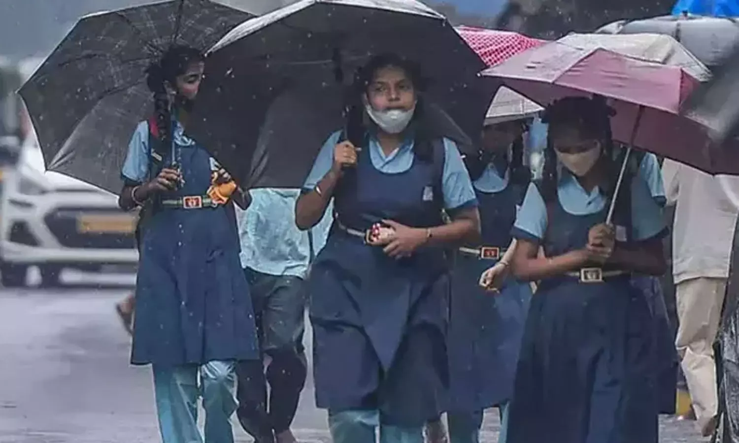 காரைக்காலில் பள்ளி, கல்லூரிகளுக்கு நாளை விடுமுறை