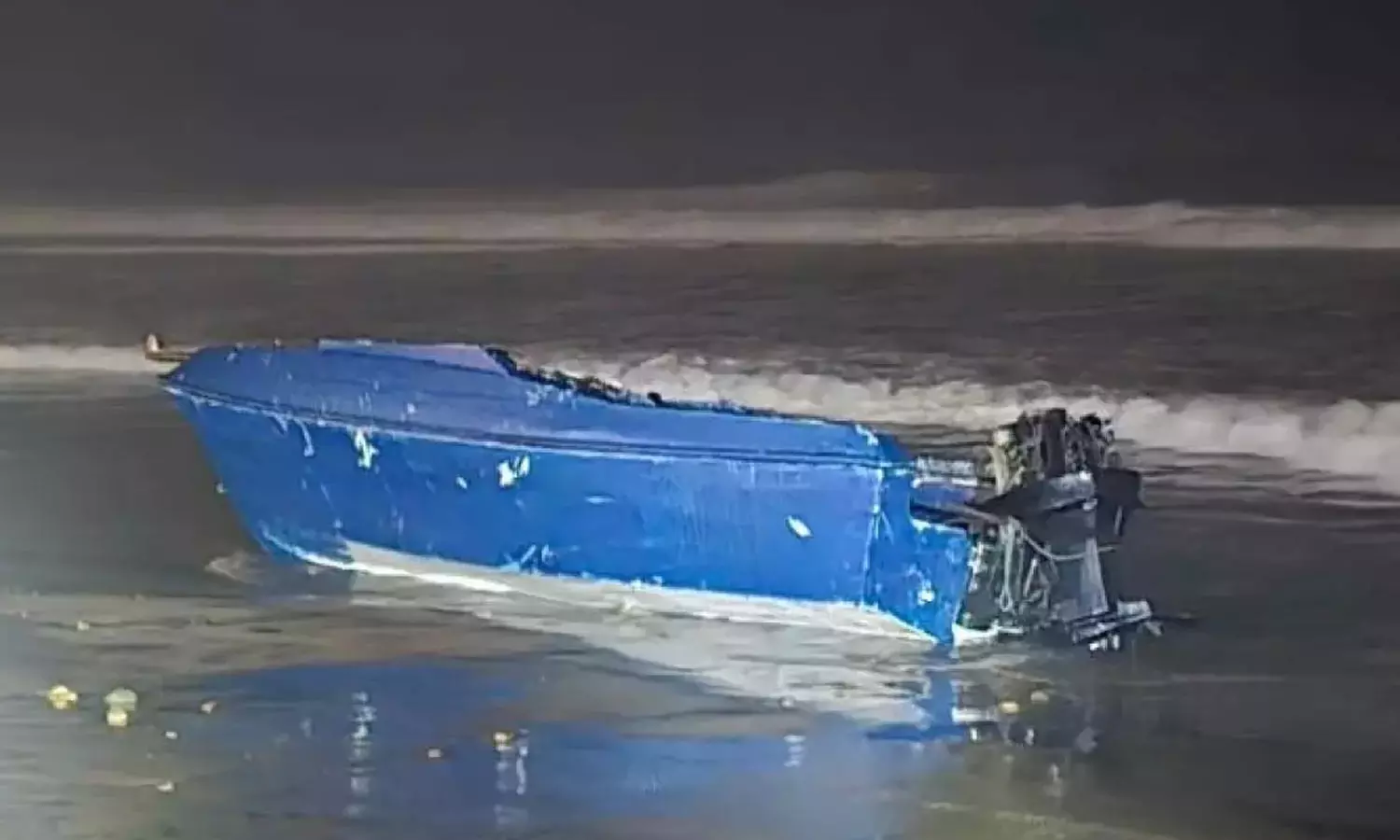 அமெரிக்காவில் சோகம்: கடலில் படகு கவிழ்ந்து 4 அகதிகள் பலி