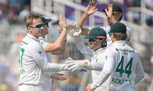 கொல்கத்தா டெஸ்ட்: 124 இலக்கை எட்ட முடியாமல் இந்தியா படுதோல்வி