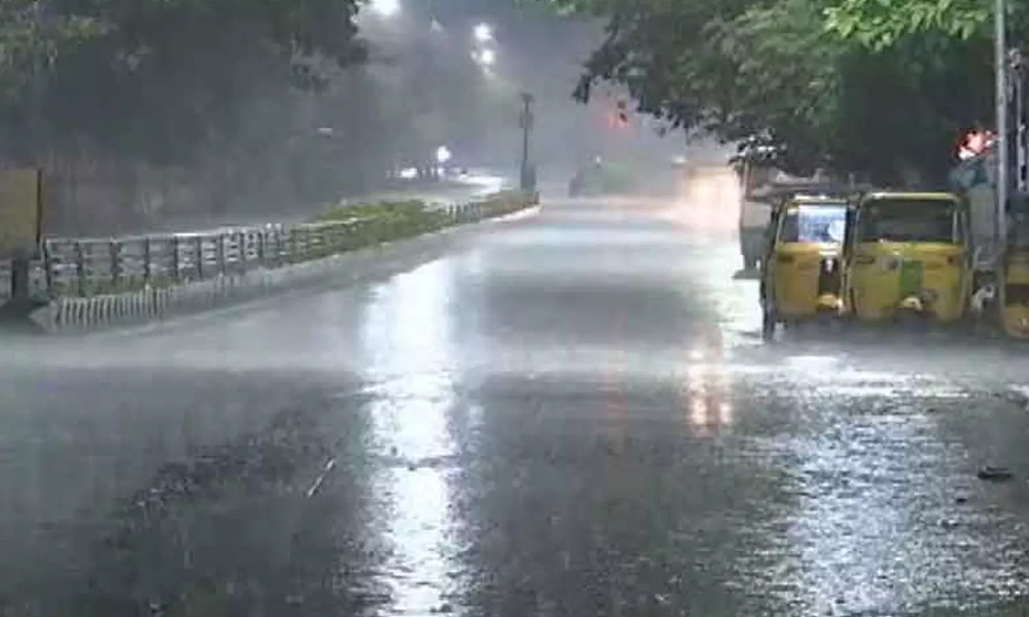 தமிழகத்தில் அடுத்த 2 மணிநேரத்திற்கு மழைக்கு வாய்ப்புள்ள 15 மாவட்டங்கள்...