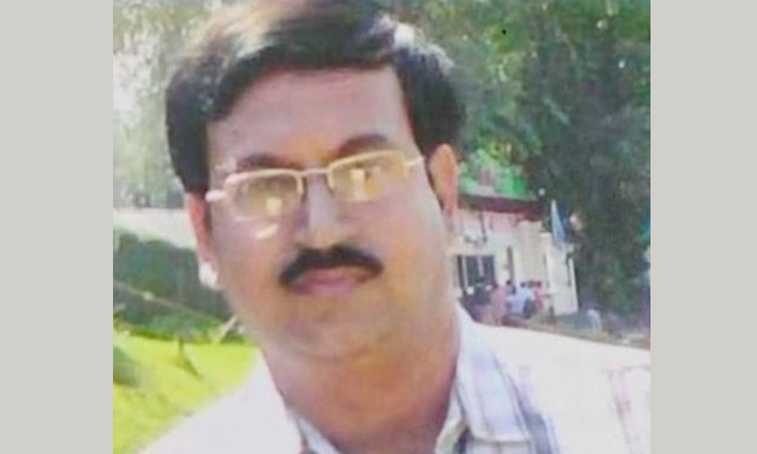 என் தற்கொலைக்கு உயரதிகாரிகள் தான் காரணம் - போக்குவரத்து அதிகாரி தற்கொலையின் பின்னணி