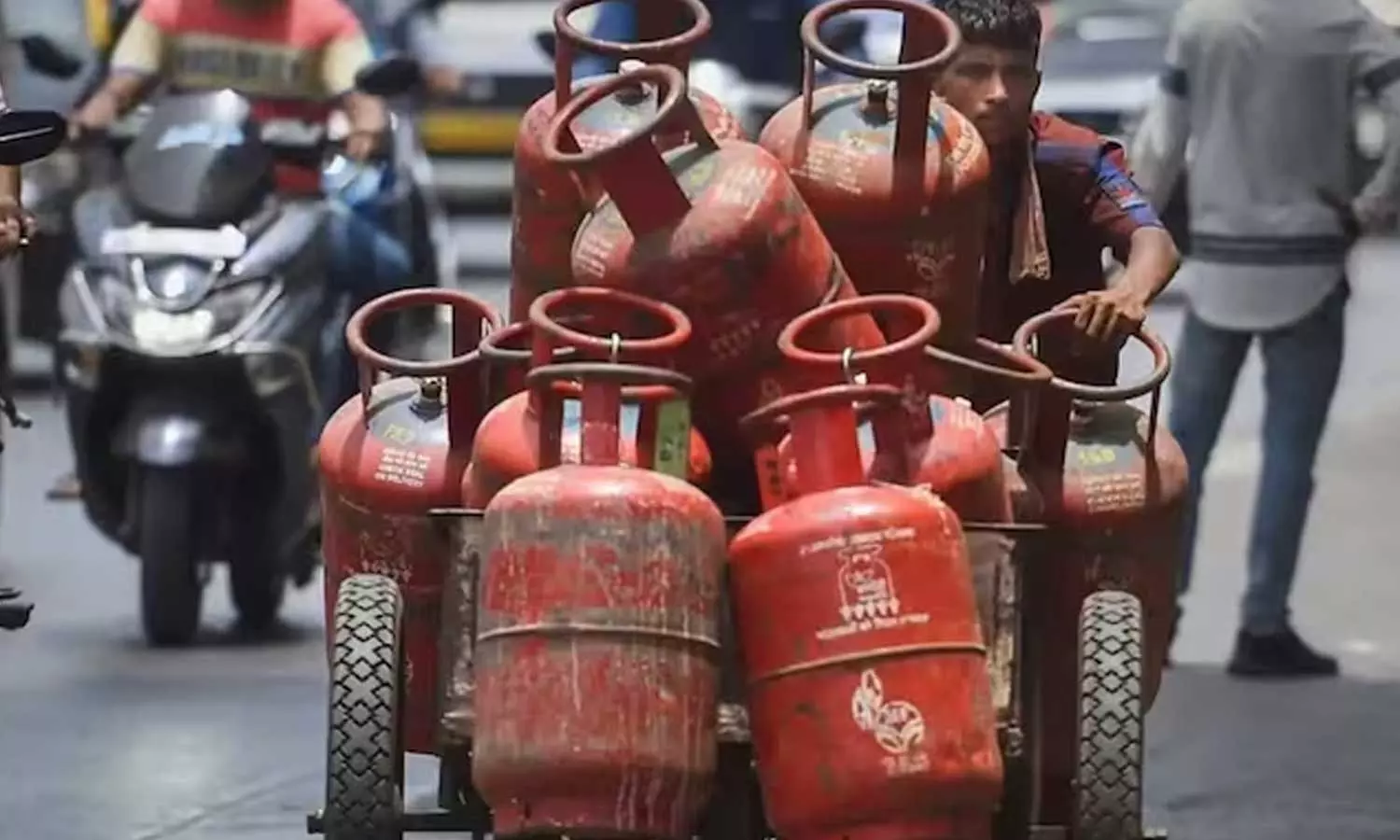 அமெரிக்காவிடம் இருந்து ஆண்டிற்கு 22 லட்சம் டன் LPG இறக்குமதி செய்ய இந்தியா ஒப்பந்தம் அமெரிக்காவிடம் இருந்து ஆண்டிற்கு 22 லட்சம் டன் LPG இறக்குமதி செய்ய இந்தியா ஒப்பந்தம்
