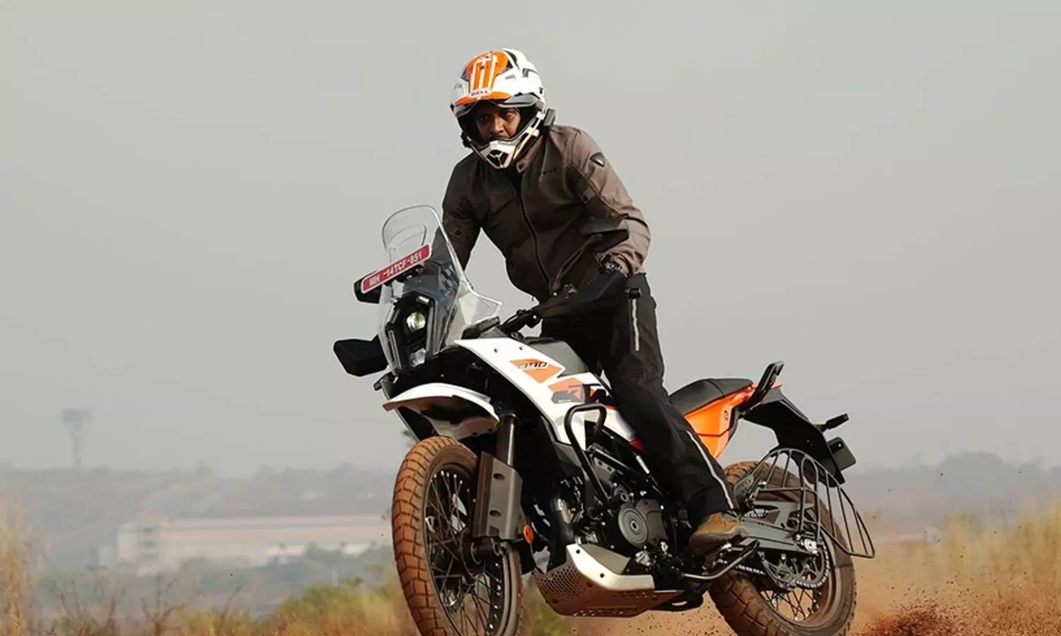 சத்தமின்றி அட்வென்ச்சர் பைக் விலையை உயர்த்திய கேடிஎம்