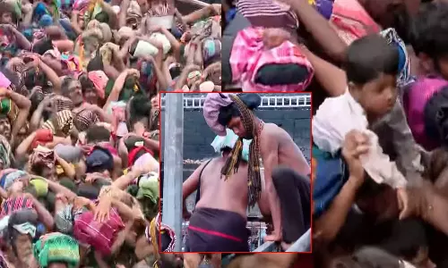 சபரிமலையில் குவிந்த லட்சக்கணக்கான பக்தர்கள்: பாதுகாப்பிற்கு கூடுதல் போலீசார் குவிப்பு