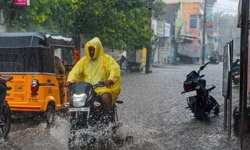 சென்னை மற்றும் புறநகர் பகுதிகளில் மழை: மக்கள் மகிழ்ச்சி