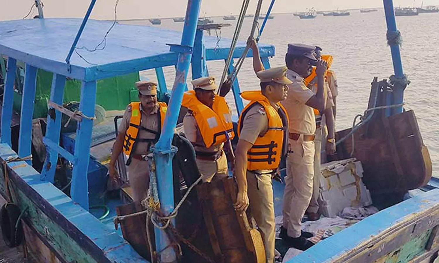 பயங்கரவாதிகள் ஊடுருவலை தடுக்க வேதாரண்யத்தில் சாகர் கவாஜ் பாதுகாப்பு ஒத்திகை நிகழ்ச்சி பயங்கரவாதிகள் ஊடுருவலை தடுக்க வேதாரண்யத்தில் சாகர் கவாஜ் பாதுகாப்பு ஒத்திகை நிகழ்ச்சி