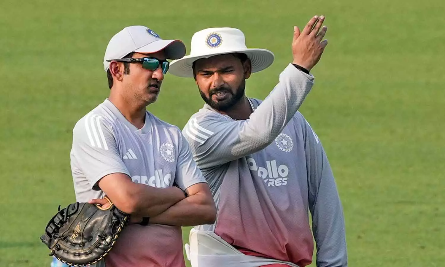 கேப்டன் ரிஷப் பண்ட்... SA-க்கு எதிரான ஒருநாள் தொடரில் சீனியர் வீரர்களுக்கு வாய்ப்பு கேப்டன் ரிஷப் பண்ட்... SA-க்கு எதிரான ஒருநாள் தொடரில் சீனியர் வீரர்களுக்கு வாய்ப்பு