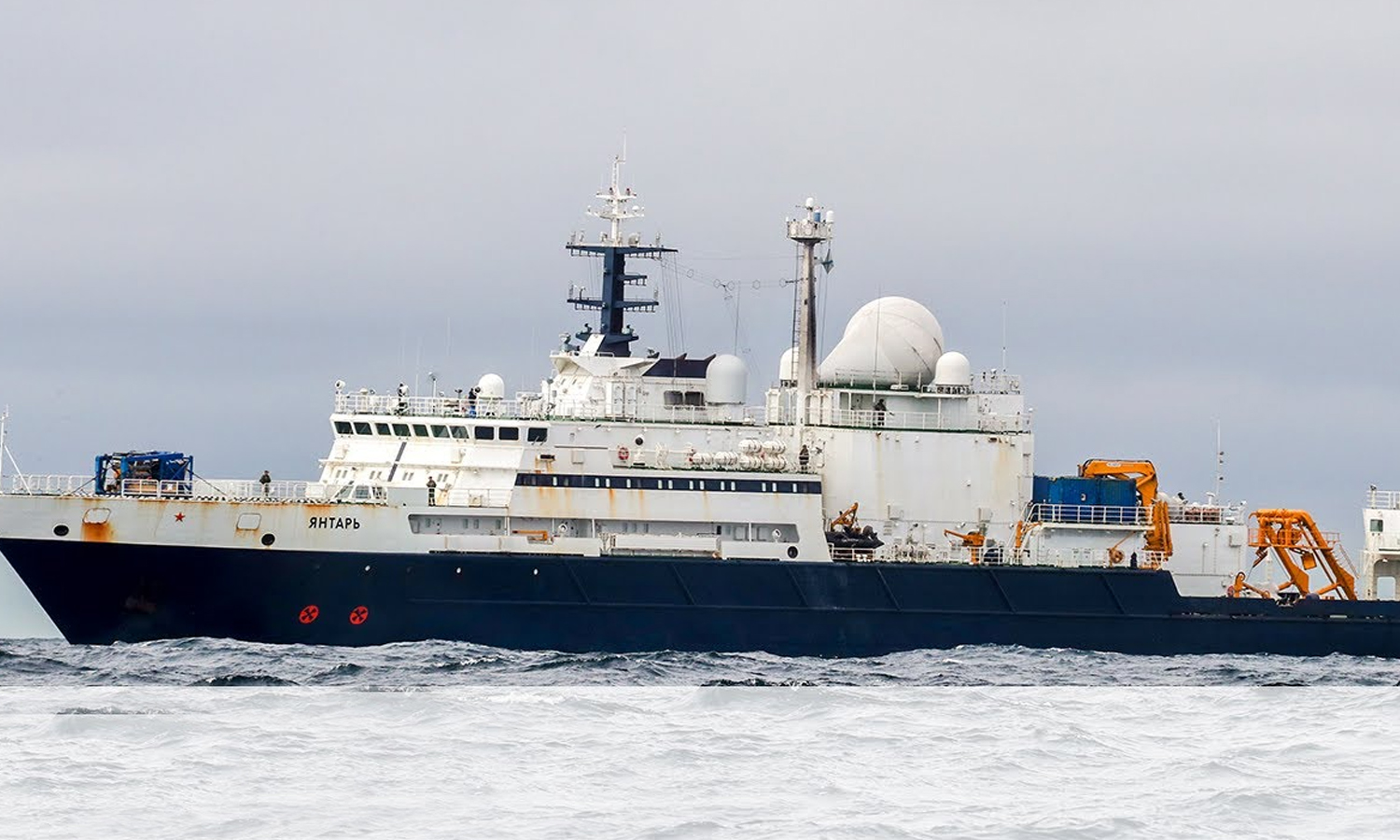 இங்கிலாந்து கடலில் அத்துமீறி நுழைந்த ரஷிய உளவு கப்பல்