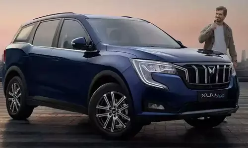 பெயர் மாற்றத்துடன் XUV700 Facelift காரை வரும் ஜனவரியில் அறிமுகம் செய்ய மஹிந்திரா திட்டம்