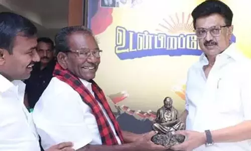முதலமைச்சர் மு.க.ஸ்டாலினுடன் உரையாடி, புகைப்படம் எடுத்துக்கொண்ட திமுக மூத்த உறுப்பினர்!