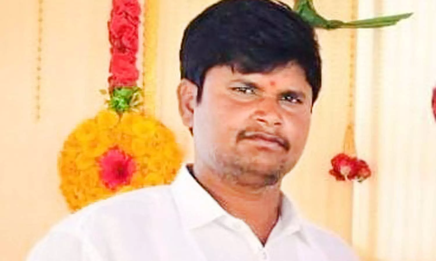 கூடலூர் அருகே சபரிமலை சென்ற ஐயப்ப பக்தர் மாரடைப்பால் உயிரிழப்பு கூடலூர் அருகே சபரிமலை சென்ற ஐயப்ப பக்தர் மாரடைப்பால் உயிரிழப்பு