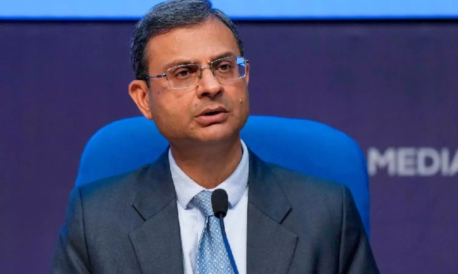 உங்களைப் போல ரிசர்வ் வங்கி ஆளுநராக என்ன செய்யணும்?.. மாணவர் கேட்ட கேள்விக்கு சஞ்சய் மல்ஹோத்ரா நச் பதில் உங்களைப் போல ரிசர்வ் வங்கி ஆளுநராக என்ன செய்யணும்?.. மாணவர் கேட்ட கேள்விக்கு சஞ்சய் மல்ஹோத்ரா நச் பதில்