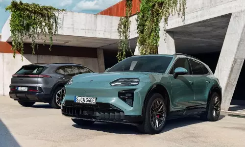 642கிமீ ரேஞ்ச், 2.5 நொடிகளில் 100கி.மீ. வேகம்... வேற லெவல் போர்ஷே கார் அறிமுகம்