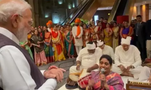 VIDEO: தென்னாப்பிரிக்காவின் ஜொகன்னஸ்பர்கில் பாடப்பட்ட தமிழ் பாடல் - கைத்தட்டி ரசித்த பிரதமர் மோடி