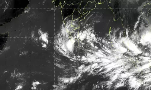 மழையில் நனைய மக்களே ரெடியா... உருவானது காற்றழுத்த தாழ்வு பகுதி