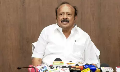 எதிர்க்கட்சிகள் நெல் அரசியல் செய்கிறார்கள்- அமைச்சர் எம்.ஆர்.கே. பன்னீர்செல்வம்