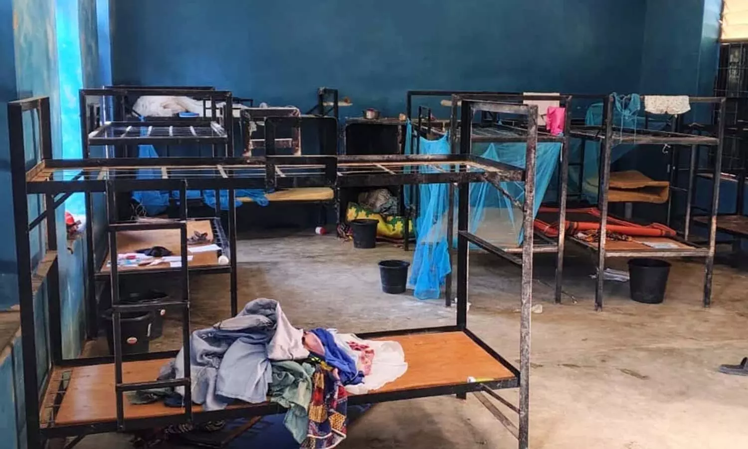 நைஜீரியாவில் கடத்தப்பட்ட மாணவர்களில் 50 பேர் பத்திரமாக மீட்பு நைஜீரியாவில் கடத்தப்பட்ட மாணவர்களில் 50 பேர் பத்திரமாக மீட்பு