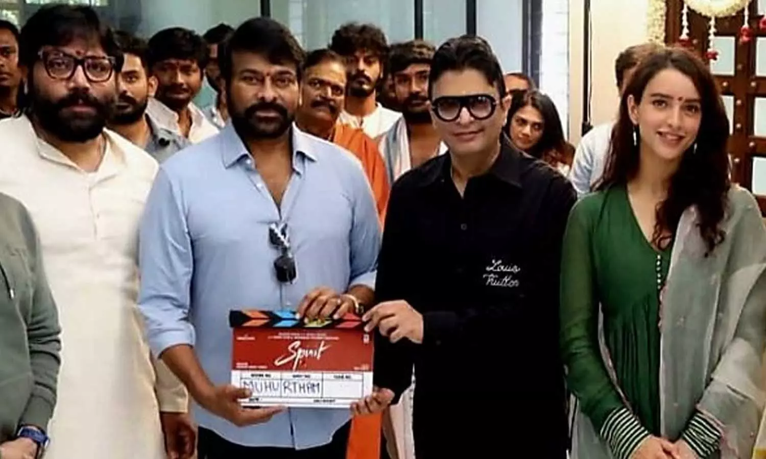 பிரபாஸ் - சந்தீப் வங்கா கூட்டணியில் உருவாகும் Spirit பட பூஜையில் பங்கேற்ற சிரஞ்சீவி