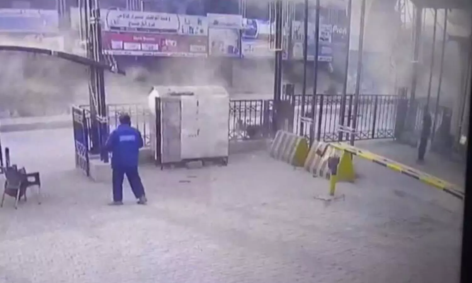 VIDEO: பாகிஸ்தான் துணை ராணுவ தலைமையகத்தில் தற்கொலைப் படைத் தாக்குதல் - 3 வீரர்கள் பலி