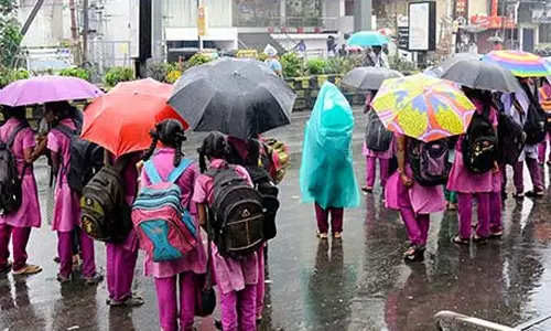 கனமழை - மதுரை, கடலூர் மாவட்ட பள்ளிகளுக்கு விடுமுறை அறிவிப்பு