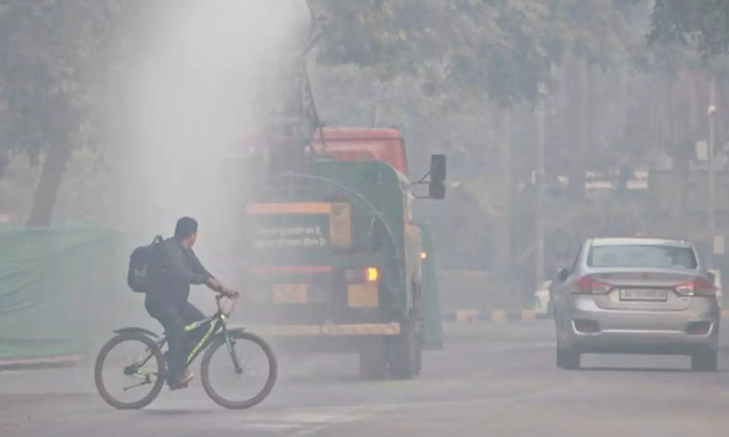 காற்று மாசு அதிகரிப்பு எதிரொலி: டெல்லியில் அரசு, தனியார் அலுவலகங்களில் 50% வீட்டிலிருந்தே வேலை