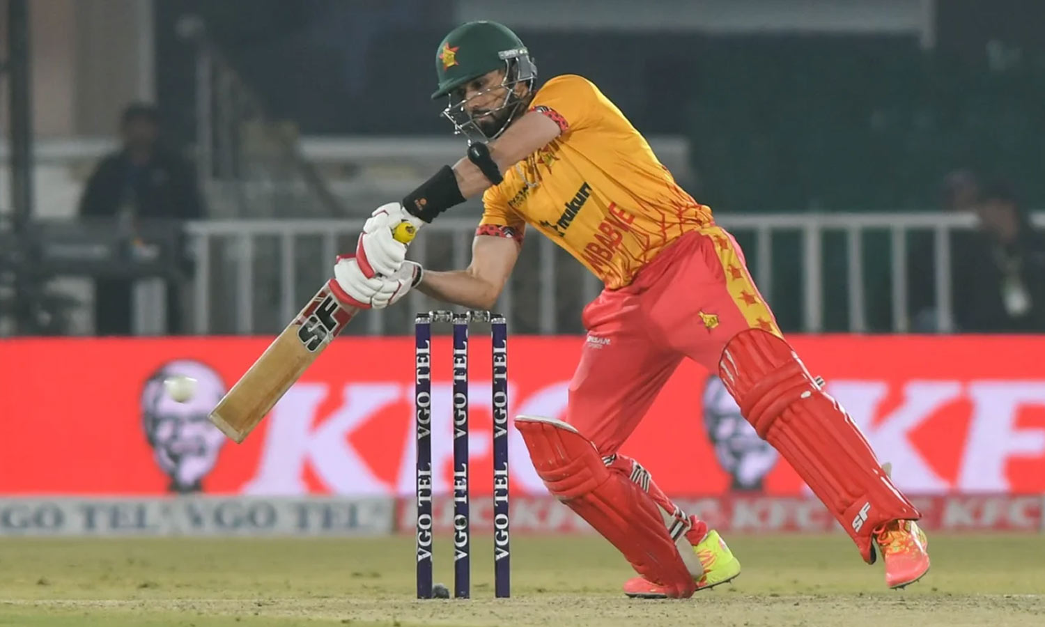 முத்தரப்பு தொடர்: இறுதிப்போட்டிக்கு முன்னேறுமா ஜிம்பாப்வே: இலங்கைக்கு 146 ரன்கள் இலக்கு