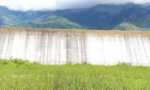 ராஜபாளையத்தில் வெளுத்து வாங்கிய கனமழை- பல ஆண்டுகளுக்கு பிறகு நிரம்பி மறுகால் பாயும் 108 கண்மாய்கள்