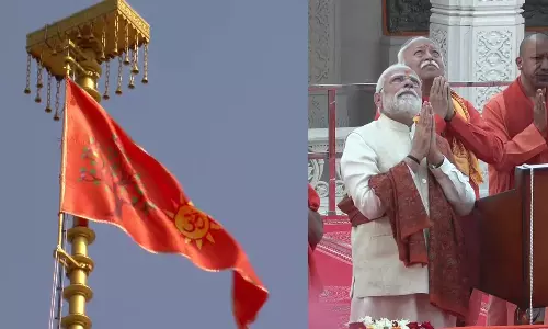 அயோத்தி ராமர் கோவிலில் கொடி ஏற்றினார் பிரதமர் மோடி