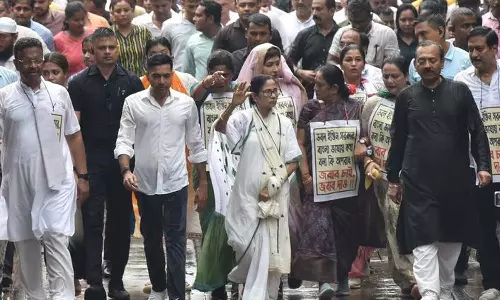 எஸ்.ஐ.ஆருக்கு எதிராக நாடு முழுவதும் பேரணி நடத்தப்படும்: மம்தா பானர்ஜி ஆவேசம்