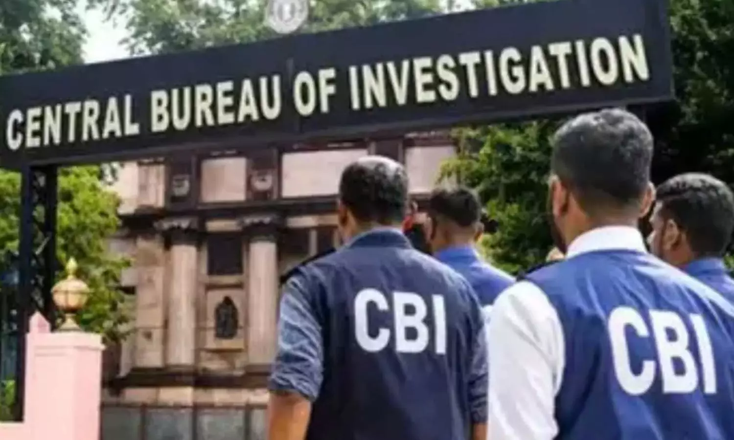 கரூர் துயர சம்பவத்தில் போலீஸ் அதிகாரி உட்பட 5 பேரிடம் சி.பி.ஐ. விசாரணை