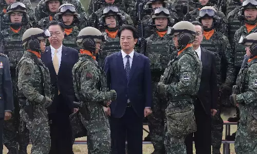 சீனாவுக்கு எதிராக போர்? - ராணுவத்தை பலப்படுத்த $40 பில்லியன் சிறப்பு நிதி ஒதுக்கிய தைவான்