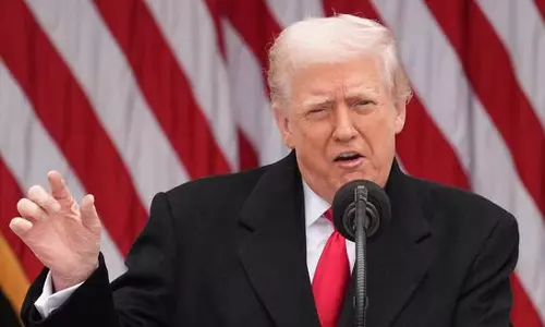 கடந்த ஒரு மாதத்தில் உக்ரைன்-ரஷியா போரில் 25 ஆயிரம் வீரர்கள் பலி: அதிபர் டிரம்ப்