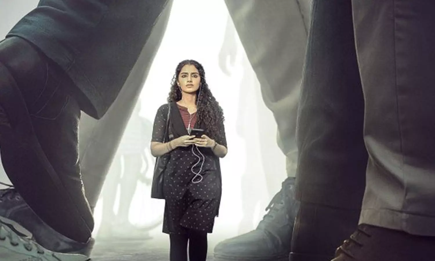 சாரிப்பா இனிமே இப்படி பண்ணமாட்டேன்... வெளியானது லாக்டவுன் படத்தின் டிரெய்லர்