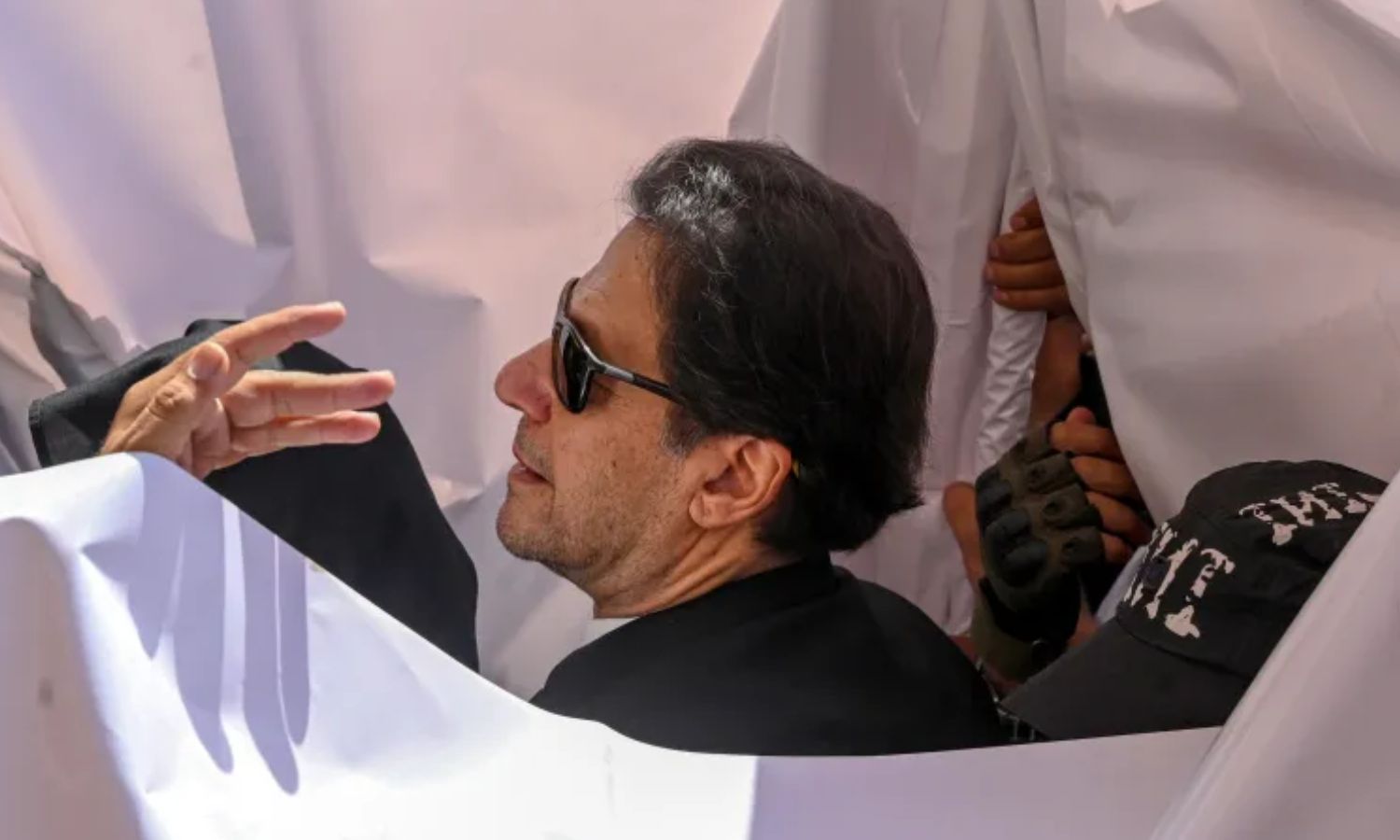 சிறையில் உயிரிழந்தாரா இம்ரான் கான்?.. பாகிஸ்தானில் பரபரப்பு - அறிக்கை வெளியிட்ட சிறை நிர்வாகம்