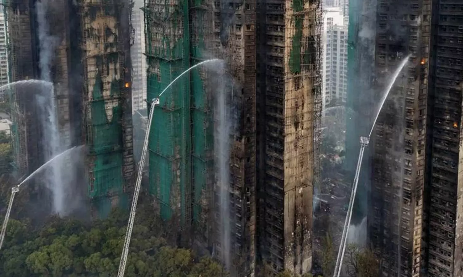 ஹாங்காங் அடுக்குமாடி குடியிருப்பு தீவிபத்து: பலி எண்ணிக்கை 75 ஆக அதிகரிப்பு ஹாங்காங் அடுக்குமாடி குடியிருப்பு தீவிபத்து: பலி எண்ணிக்கை 75 ஆக அதிகரிப்பு