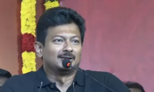 அண்ணா, கலைஞர் நினைவிடத்தில் துணை முதலமைச்சர் உதயநிதி மரியாதை