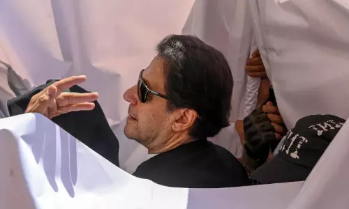 சிறையில் உயிரிழந்தாரா இம்ரான் கான்?.. பாகிஸ்தானில் பரபரப்பு - அறிக்கை வெளியிட்ட நிர்வாகம்