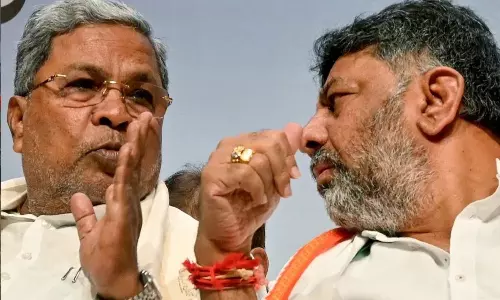 சொன்ன வார்த்தையை காப்பாற்ற வேண்டும்.. பாடம் எடுத்த டி.கே.சிவகுமார் -  பதில் சொன்ன சித்தராமையா