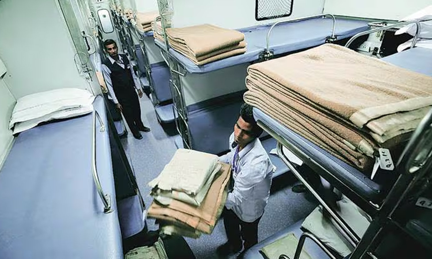 ஏசி அல்லாத ரெயில் பெட்டிகளில் பயணிப்போருக்கு இனி தலையணை, போர்வை- தெற்கு ரெயில்வே