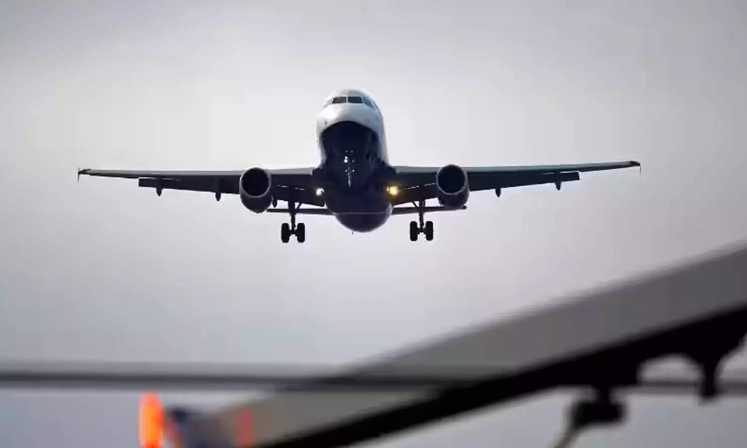 டிட்வா புயல்: சென்னையில் இருந்து புறப்படும் விமானங்கள் நாளை ரத்து