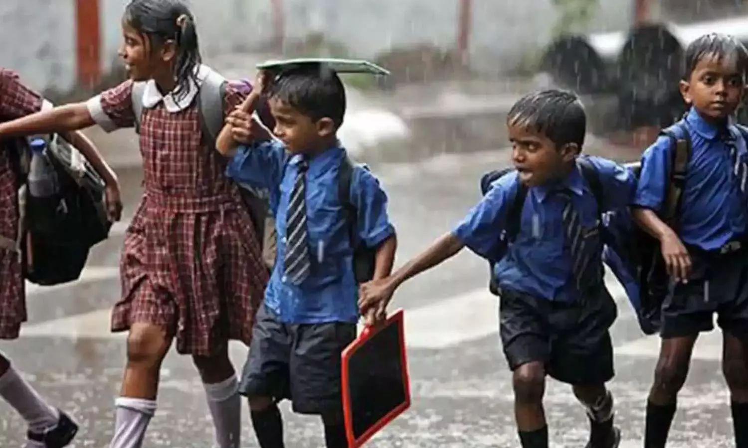 நாளை பள்ளிகளுக்கு விடுமுறையா?: தமிழக அரசு விளக்கம்