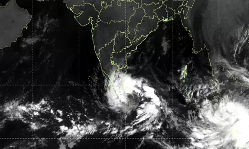 சென்னைக்கு 560 கி.மீ. தூரத்தில் டிட்வா புயல் - மணிக்கு 10 கி.மீ. வேகத்தில் நகர்கிறது