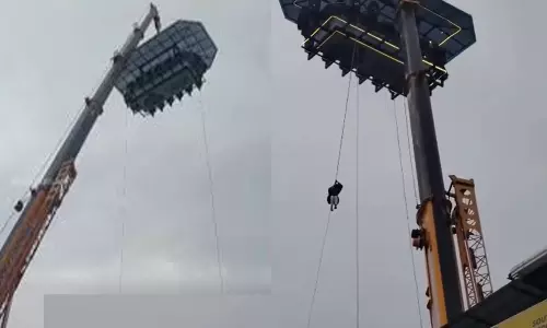 120 அடி உயரத்தில் சிக்கிய ஆகாய ஓட்டல்- 8 சுற்றுலா பயணிகள் தவிப்பு