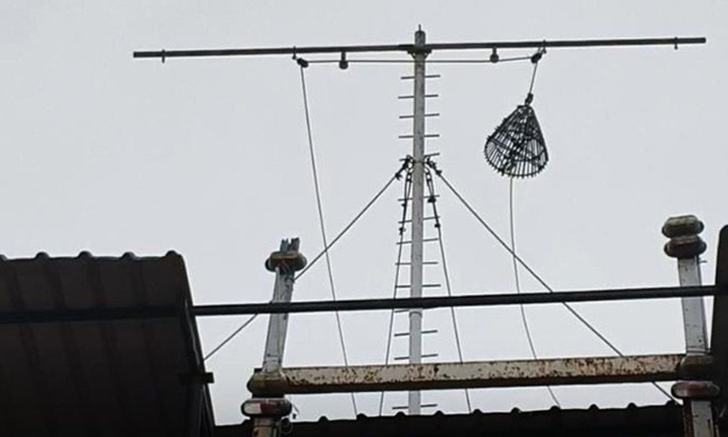 9 துறைமுகங்களில் 4-ம் எண் புயல் எச்சரிக்கை கூண்டு ஏற்றம்