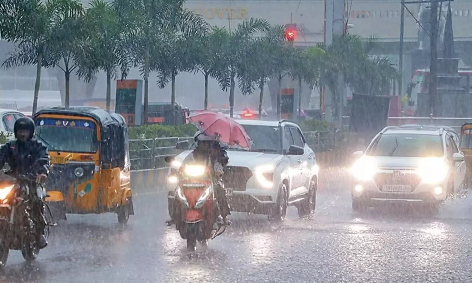 தமிழகத்தில் இரவு 7 மணி வரை 30 மாவட்டங்களுக்கு மழை எச்சரிக்கை