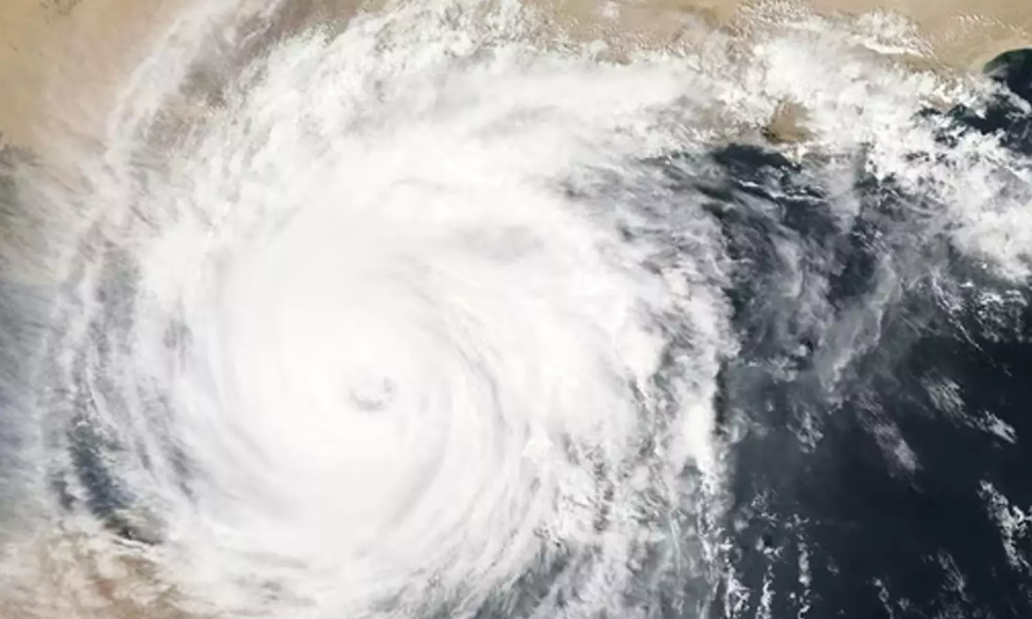 சென்னைக்கு 290 கி.மீ தொலைவில் டிட்வா புயல்