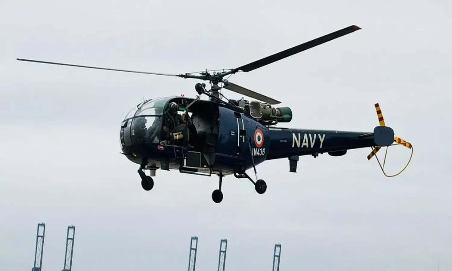 இலங்கைக்கு Mi-17 மற்றும் Chetak ரக ஹெலிகாப்டர்கள் அனுப்பி வைப்பு