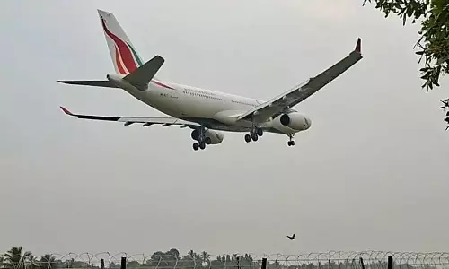 டிட்வா புயல் எதிரொலி: ஜெட் வேகத்தில் உயர்ந்த விமான கட்டணம்